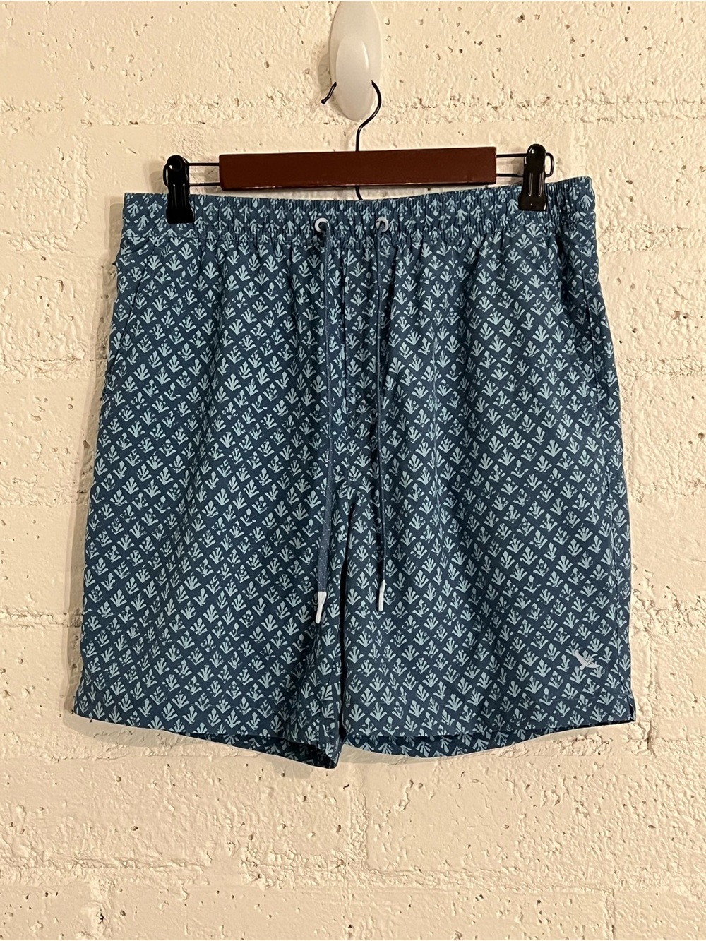 Eddie Bauer Mens Swim Shorts S Blue Built in Trunks Drawstring Waist Pockets J5